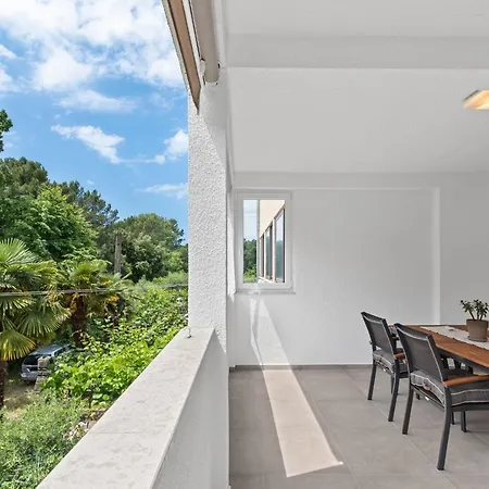 Poli Nona Διαμέρισμα *