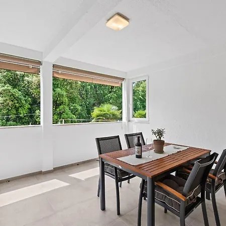 Poli Nona Apartment Porec